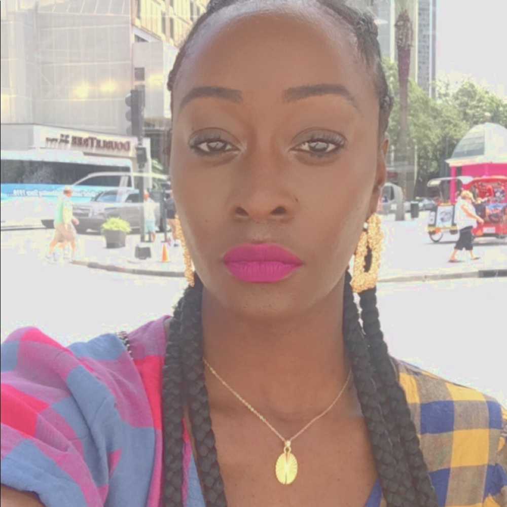 Meet your Posher, Ayanna